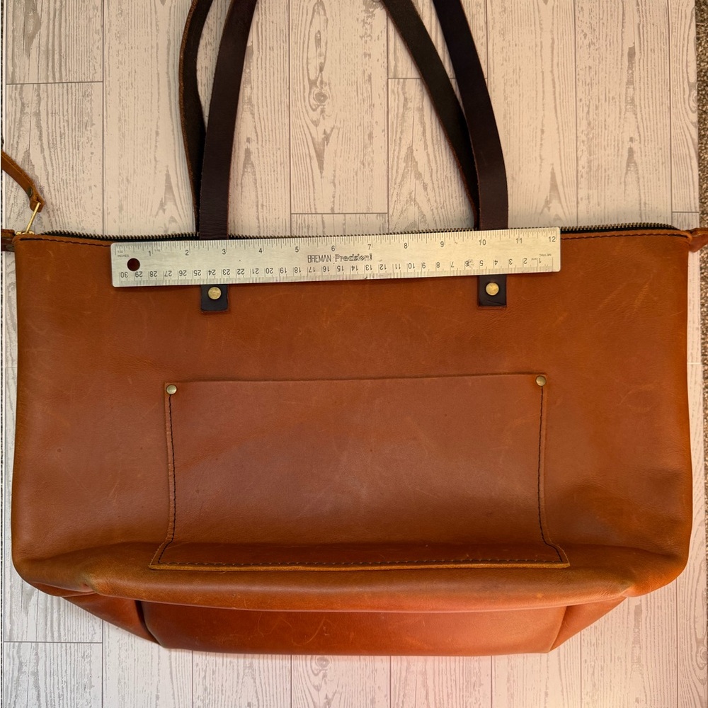 Portland Leather Large Tote in Honey - Picture 5 of 8